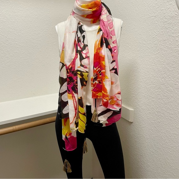 Lane Bryant • Abstract Floral Butterfly Wing Lightweight Scarf / Wrap - Picture 4 of 6